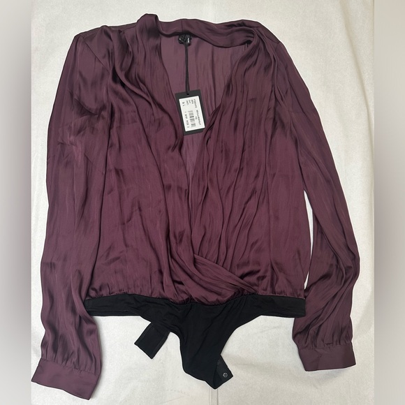 NWT; PAIGE
SEVILLA CROSSOVER V NECK LONG SLEEVE BODYSUIT IN FIG🌺 - Picture 4 of 8